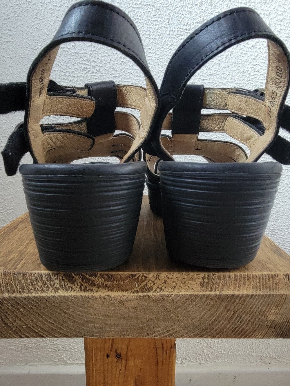 Fly London Sandals 41/US 10 Platform Wedge Heels Black Leather, Portugal - READ - Picture 12 of 14